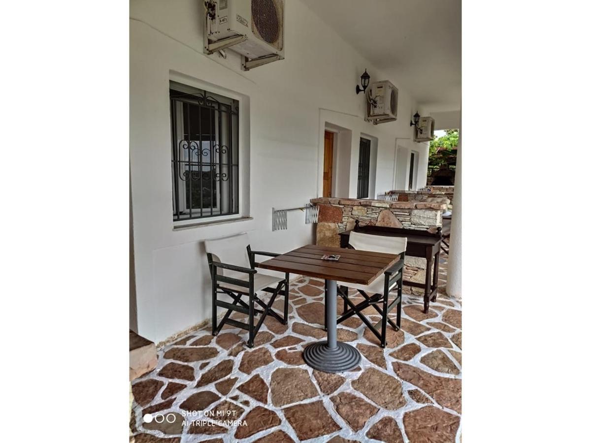 John'S Guesthouse Ksamil Extérieur photo
