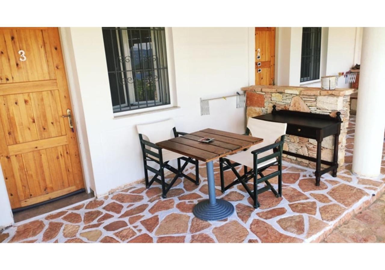 John'S Guesthouse Ksamil Extérieur photo