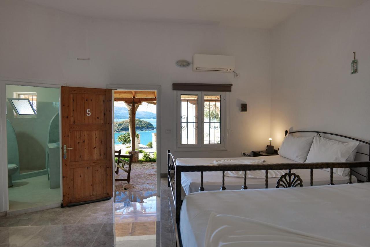 John'S Guesthouse Ksamil Extérieur photo