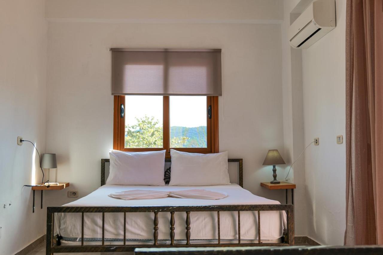 John'S Guesthouse Ksamil Extérieur photo