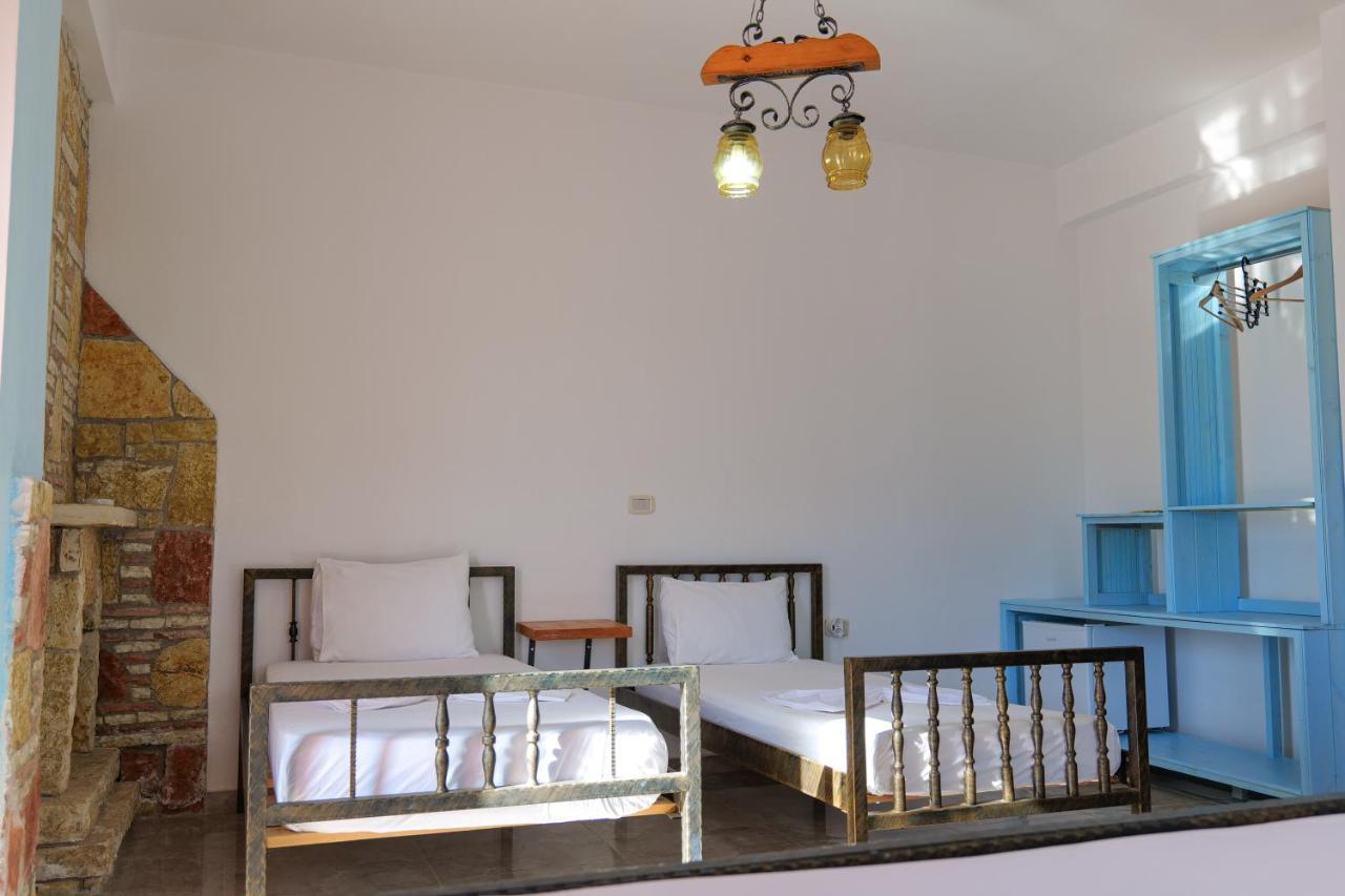 John'S Guesthouse Ksamil Extérieur photo