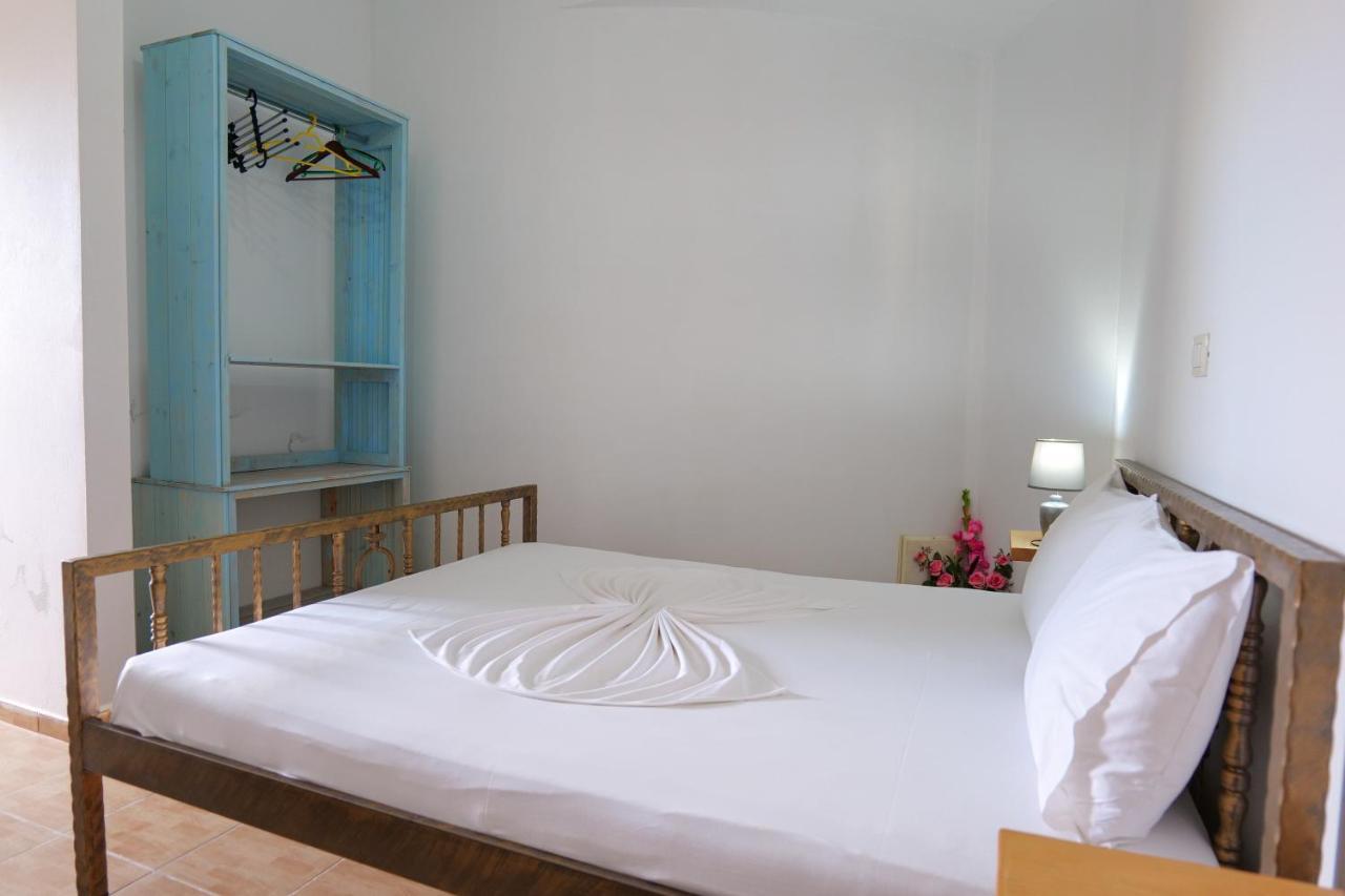 John'S Guesthouse Ksamil Extérieur photo