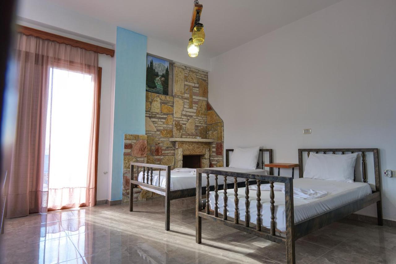 John'S Guesthouse Ksamil Extérieur photo