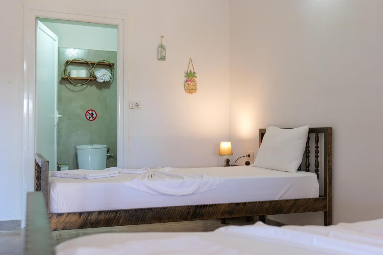 John'S Guesthouse Ksamil Extérieur photo