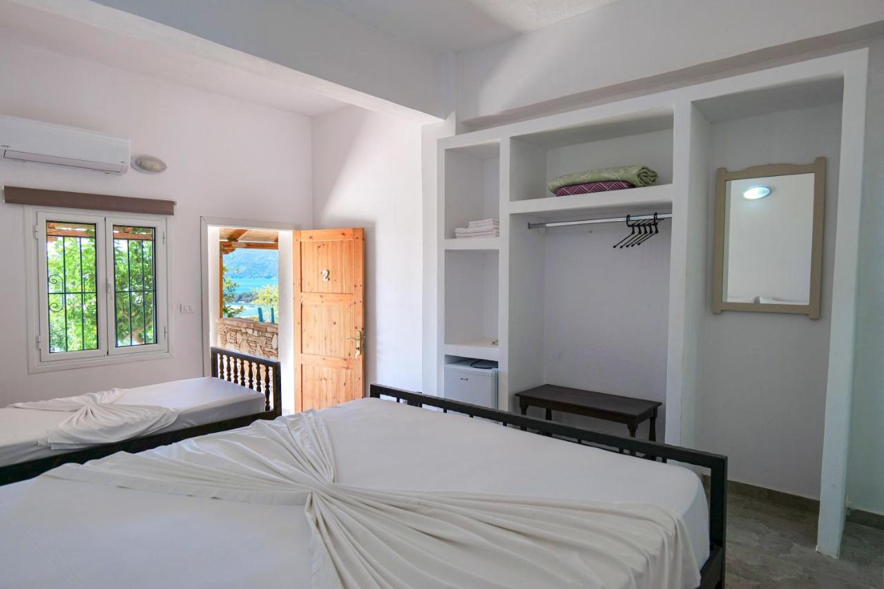 John'S Guesthouse Ksamil Extérieur photo