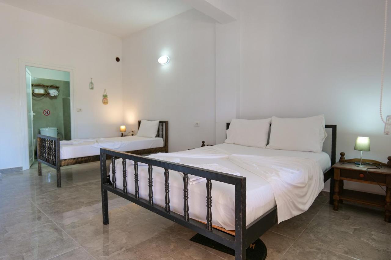 John'S Guesthouse Ksamil Extérieur photo