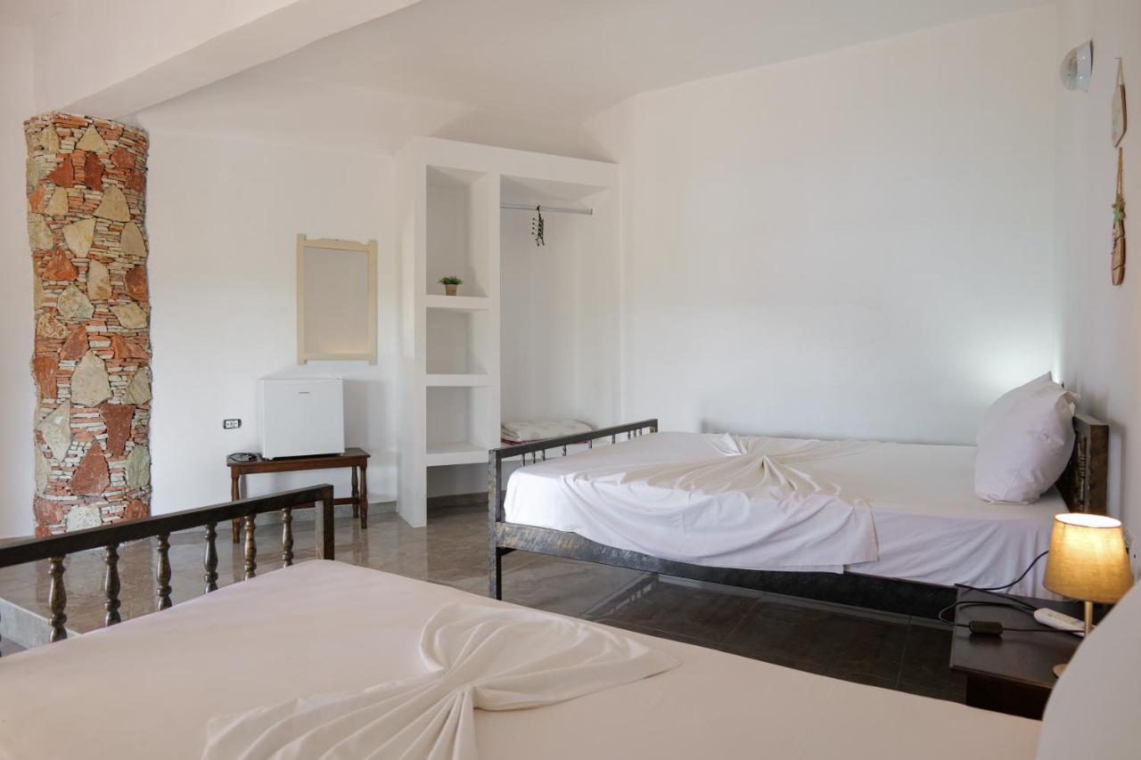 John'S Guesthouse Ksamil Extérieur photo