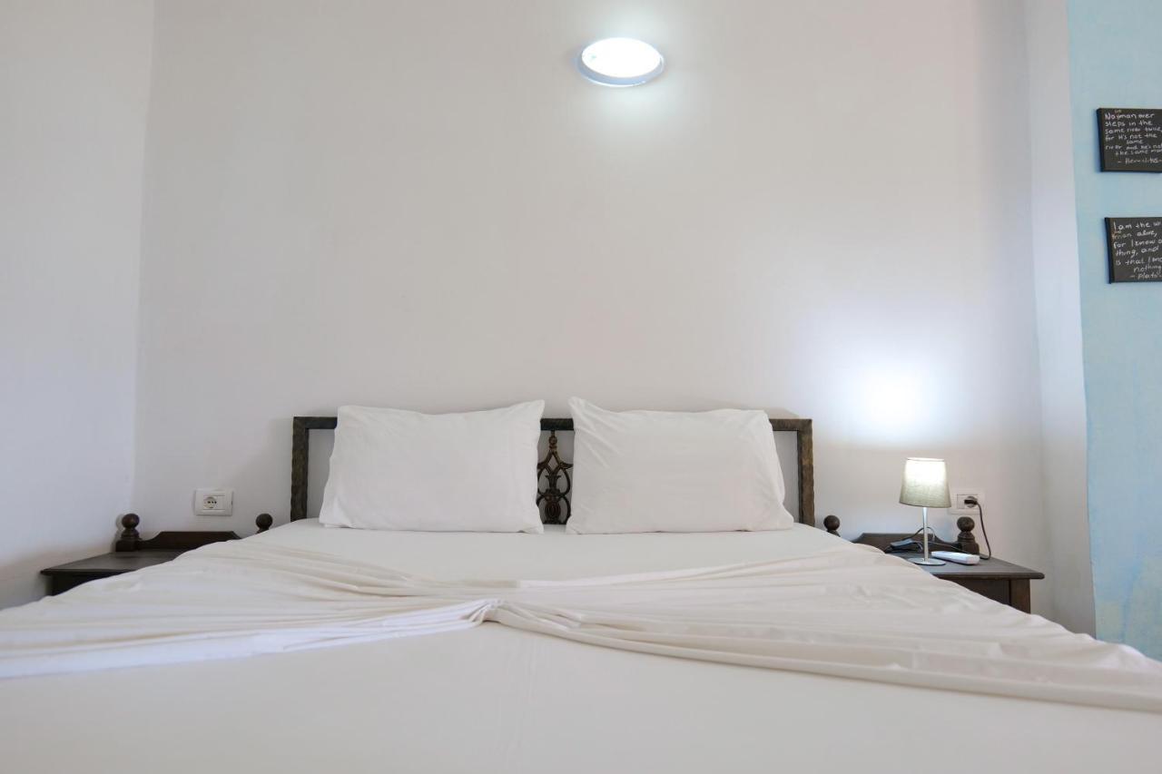 John'S Guesthouse Ksamil Extérieur photo