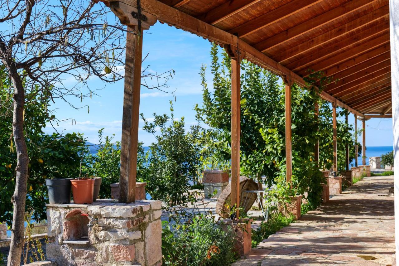 John'S Guesthouse Ksamil Extérieur photo