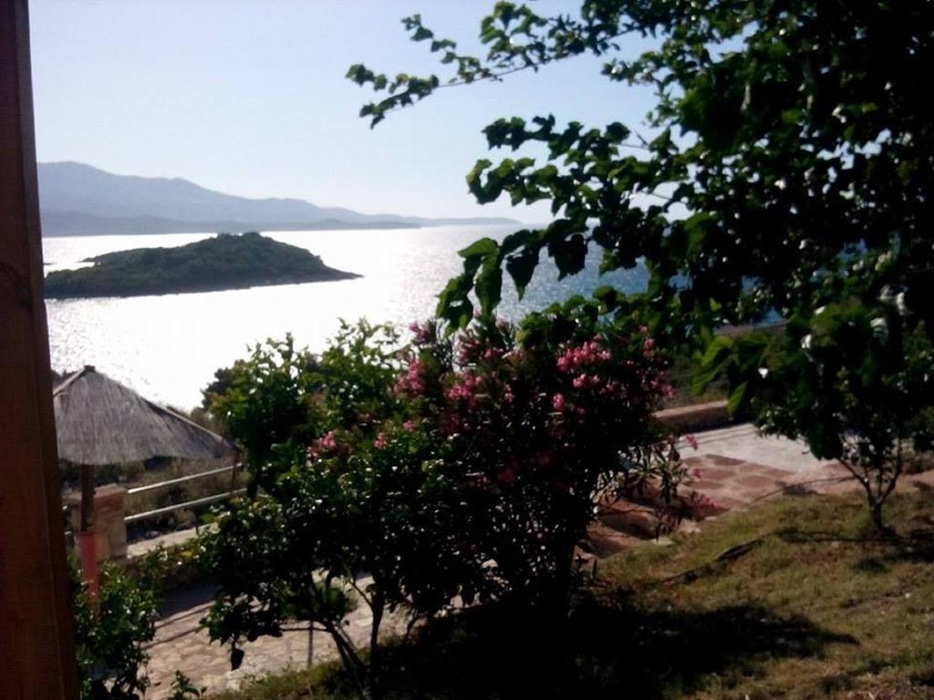John'S Guesthouse Ksamil Chambre photo