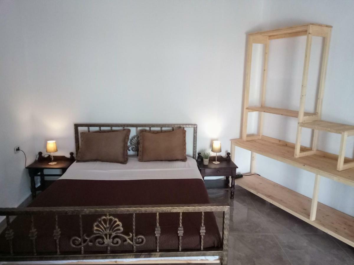John'S Guesthouse Ksamil Extérieur photo